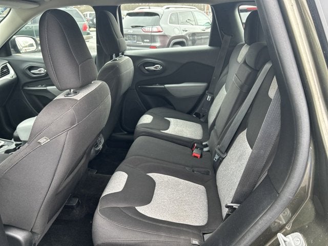 2014 Jeep Cherokee Sport