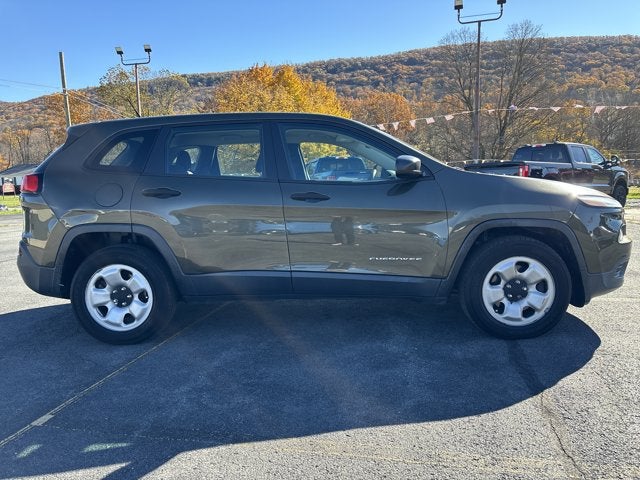 2014 Jeep Cherokee Sport