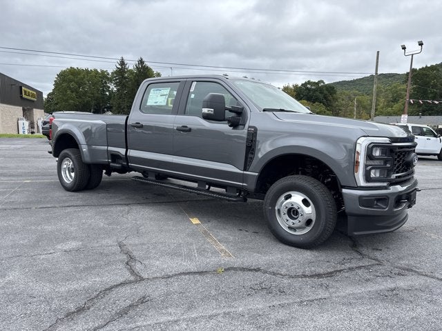 2027 Ford Super Duty F-350 DRW