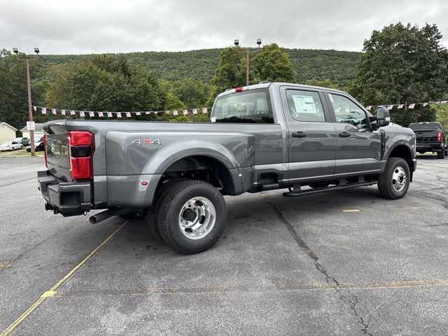 2027 Ford Super Duty F-350 DRW